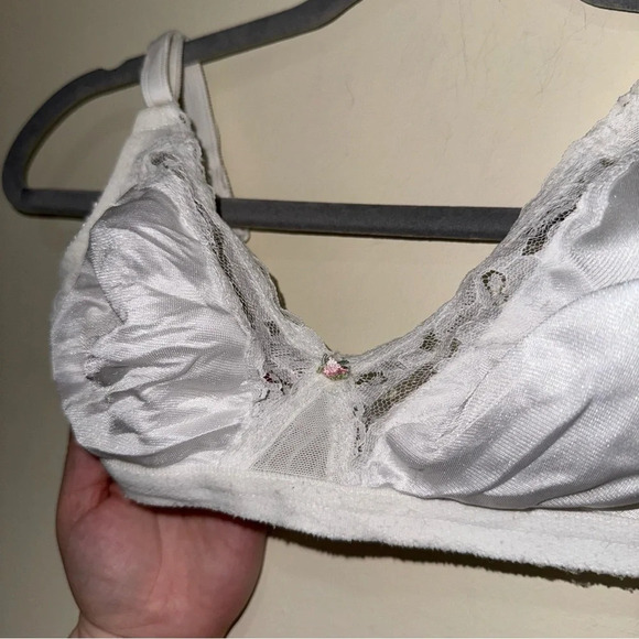Women’s Vintage White Lace with Floral Bow Coquette Bra Bralette Size: 36B Cute - Picture 6 of 13